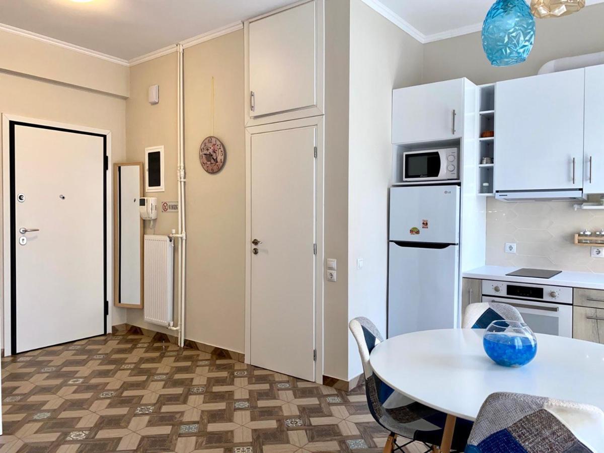 Dafni'S Home Is In 200M To Metro Ag Ioanis Aten Exteriör bild