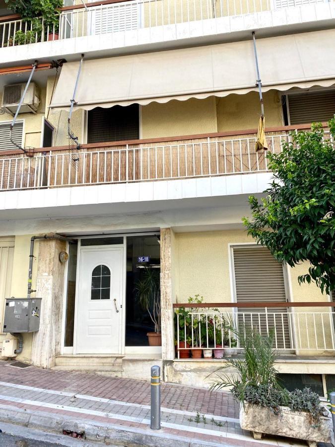Dafni'S Home Is In 200M To Metro Ag Ioanis Aten Exteriör bild